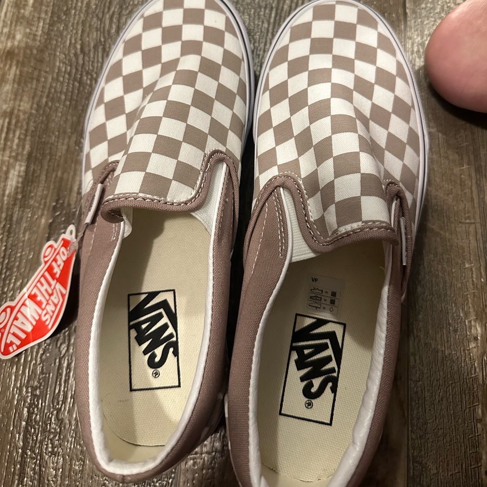 Vans size 8. Wrong size and never returned.